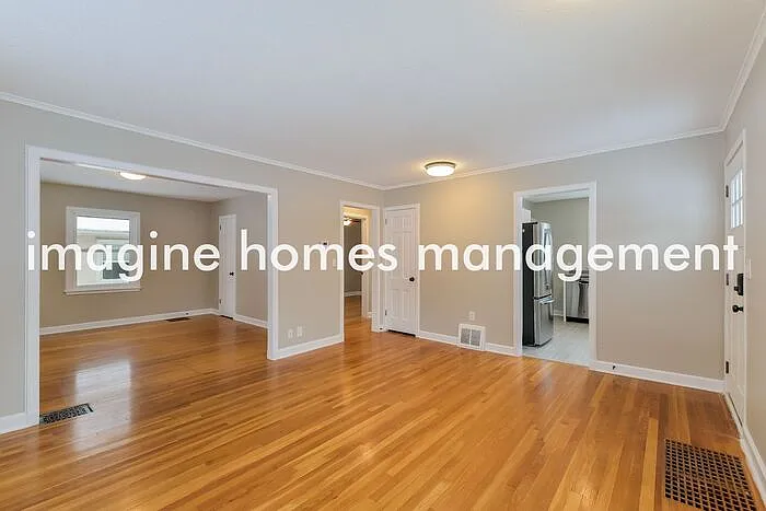 3 bed, 1.0 bath, 1023 sqft, $2,295 — Photo 2