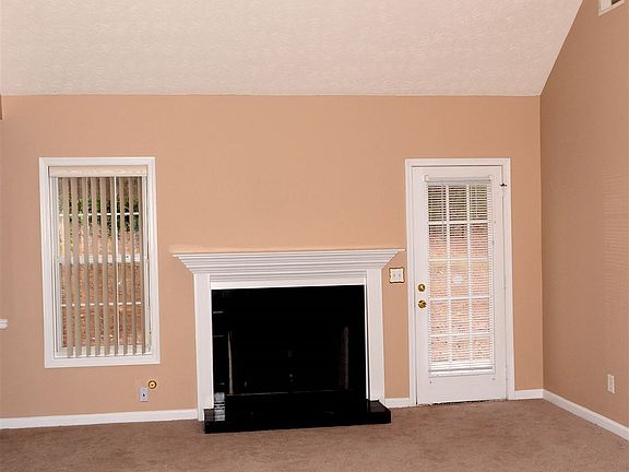 4th image of 109 Adams Lake Ct