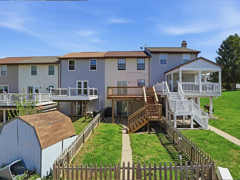 663 Johahn Dr — Photo 16