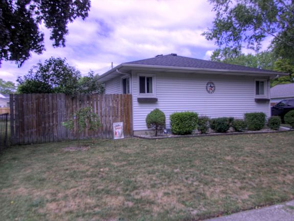 3rd image of 2309 Mayfield Rd
