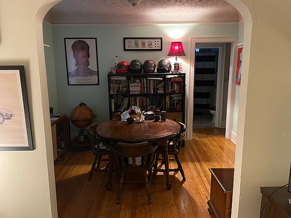 5th image of 460 E Marshall St #1