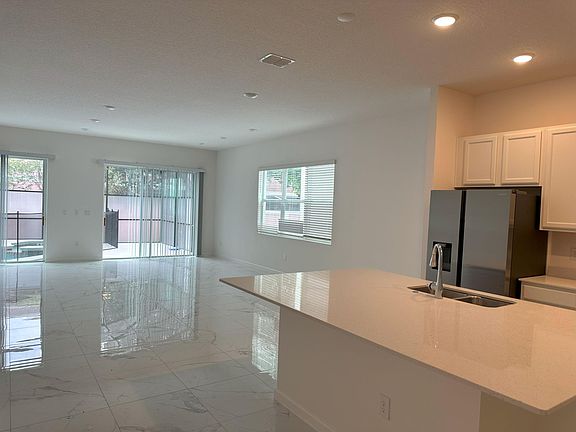 4th image of 2398 Rama Dr