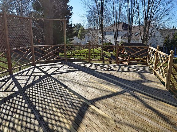 Expansive Rear Deck