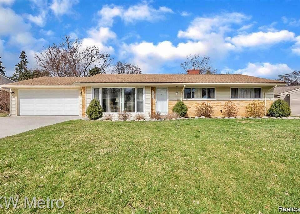 1st image of 40928 Mooringside Dr