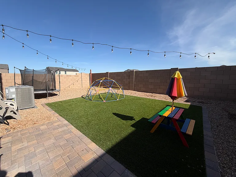 10442 W Guildford Ln — Photo 23