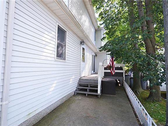 2nd image of 15 Oak Ave #15