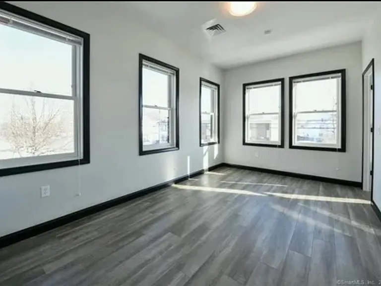 77 Whiting St #2B — Photo 3