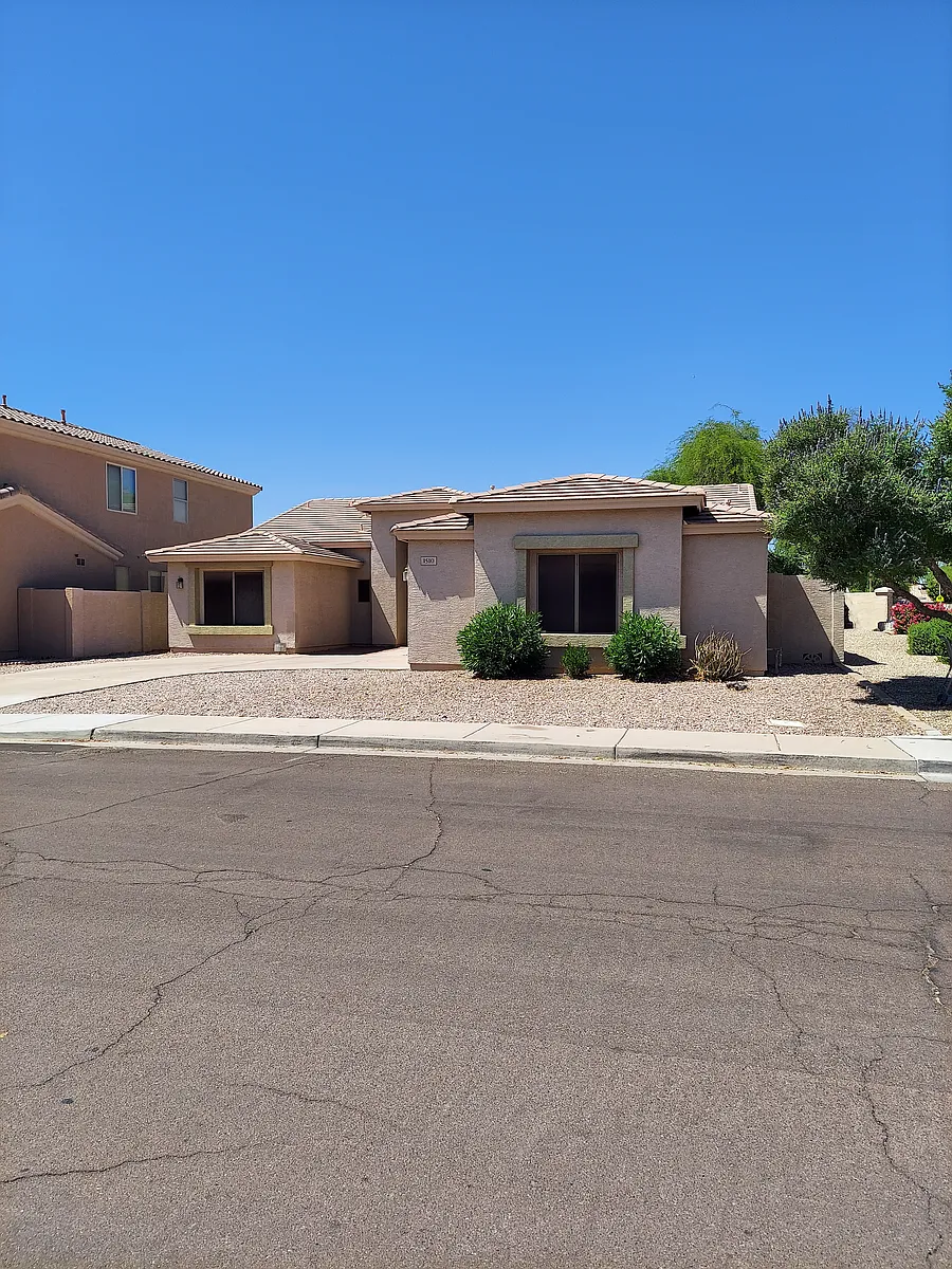 Building Photo - 1510 W Saragosa St