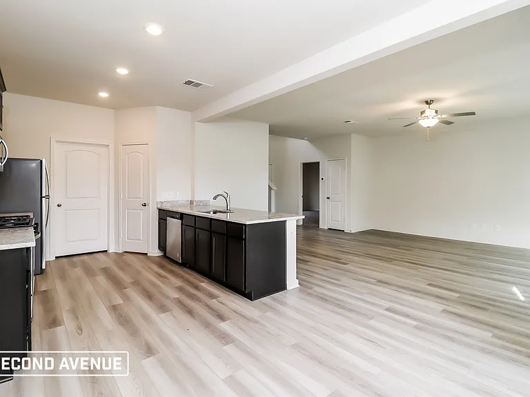 335 Condie Russell Ave — Photo 4