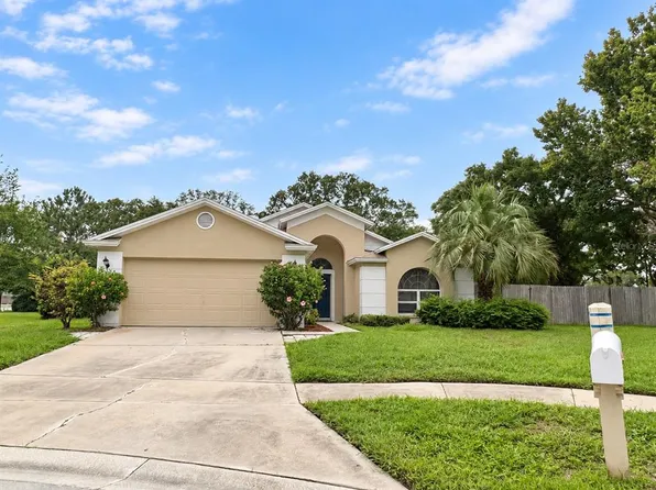 28427 Sunvale Pl, Zephyrhills, FL 33543