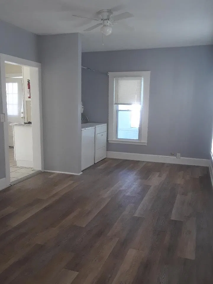 3 bed, 1.5 bath, 1419 sqft, $1,265 — Photo 2
