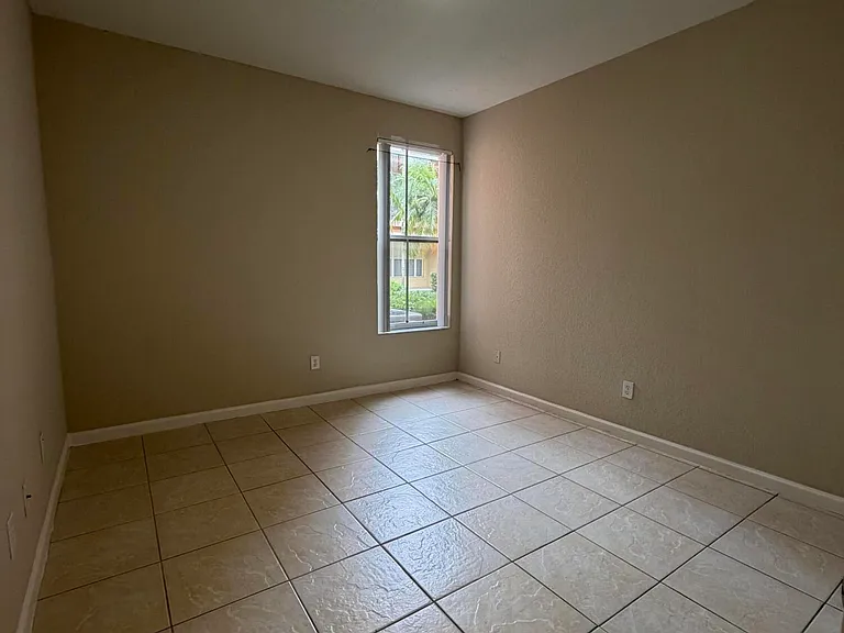 3553 Forest Hill Blvd #45 — Photo 8