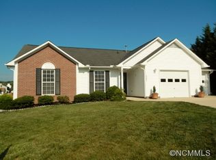 1201 Pebble Ln, Fletcher, NC 28732