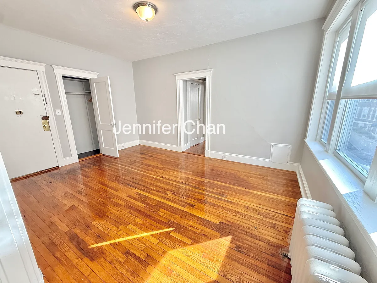 Building Photo - 215 Kelton St #10