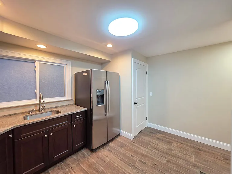 75 Ionia Ave #1A — Photo 6