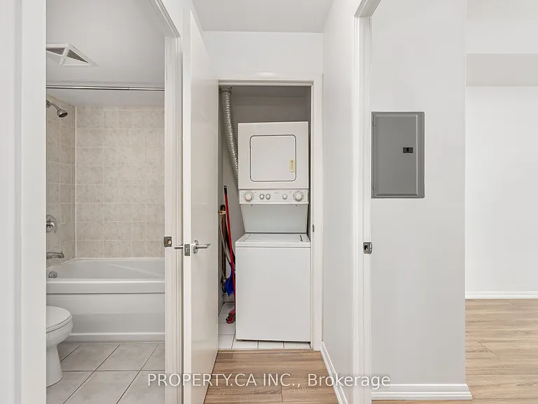 231 Fort York Blvd #223 — Photo 22