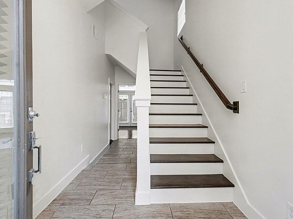 5th image of 715 Hartman St