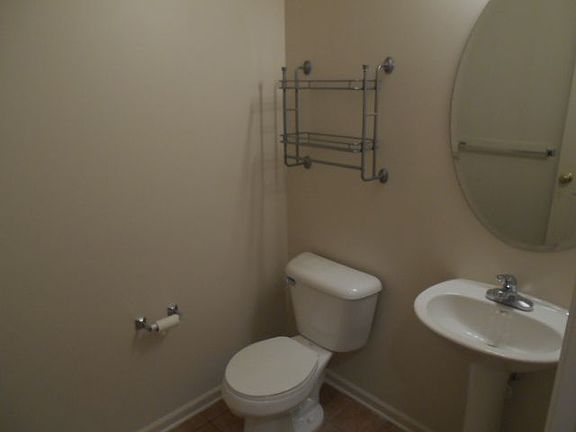 5th image of 17109 Addington Dr