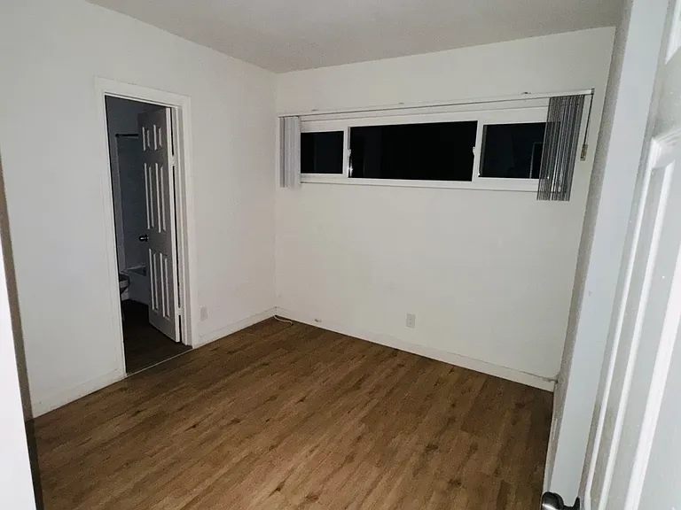 6248 Woodman Ave #17 — Photo 5