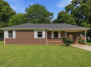 700 Woodmont Cir, Anderson, SC 29624