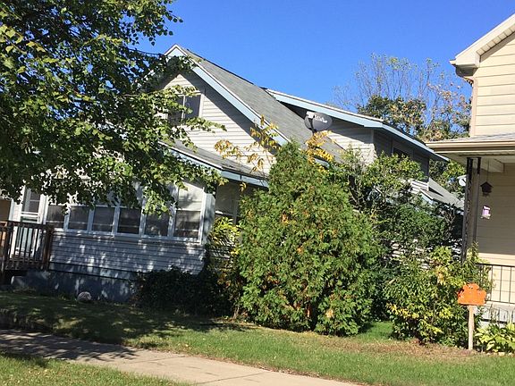 3rd image of 33 Dean St NE