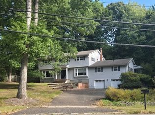 329 Eyland Ave, Succasunna, NJ 07876