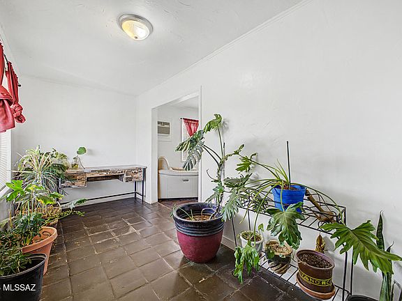 4th image of 321 E Jacinto St