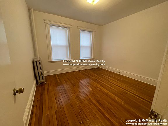 3rd image of 122 Warren St #16C