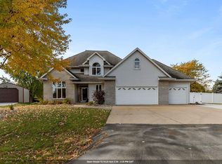 337 Forest View Rd, Oshkosh, WI 54904