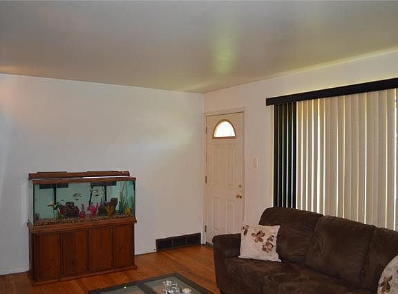 4th image of 9632 Glen Owen Dr