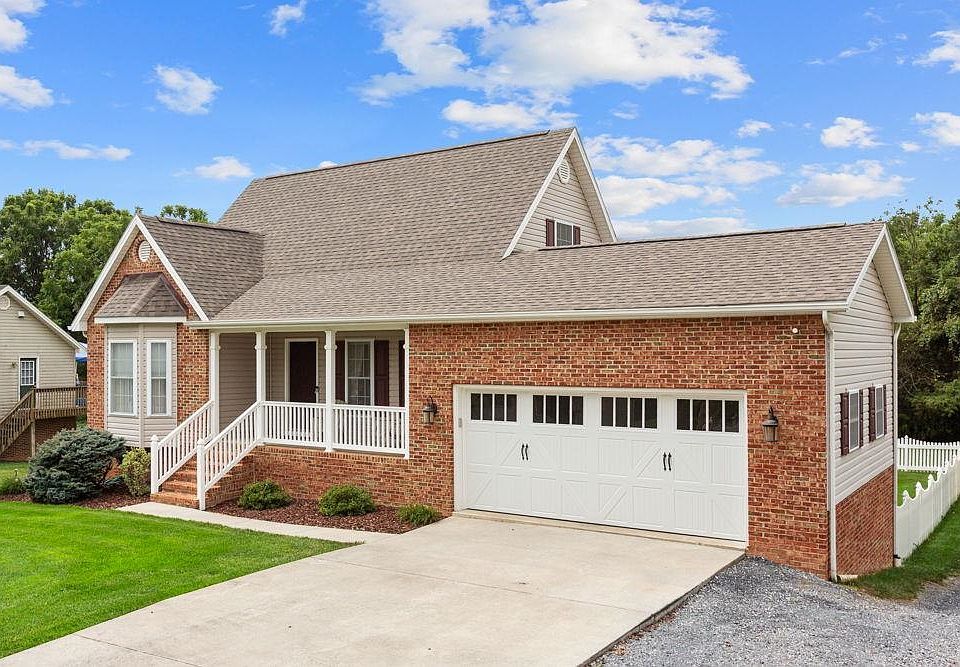 1st image of 1751 Park Lawn Dr