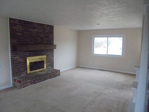 3rd image of 8025 Knollgate Ct