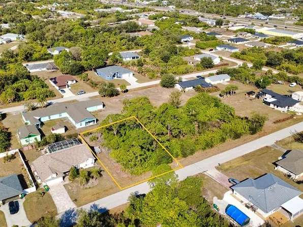 7051 Natalie St #14, Englewood, FL 34224