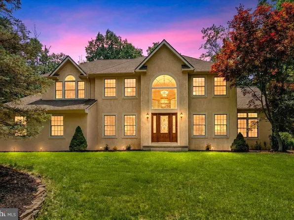 32 Constitution Dr, Southampton, NJ 08088