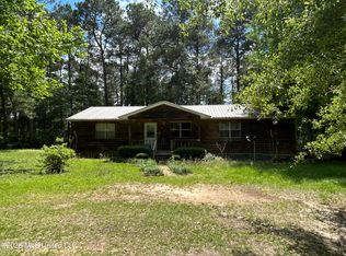 366 Floyd Strickland Rd, Ellisville, MS 39437