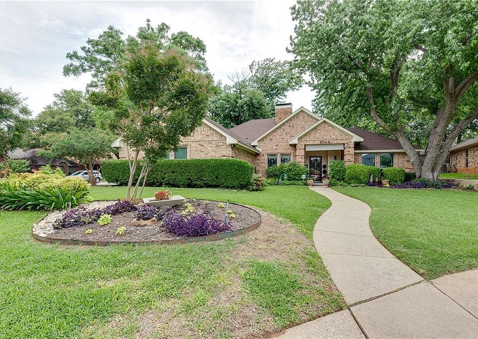 1st image of 1044 Steeplewood Dr