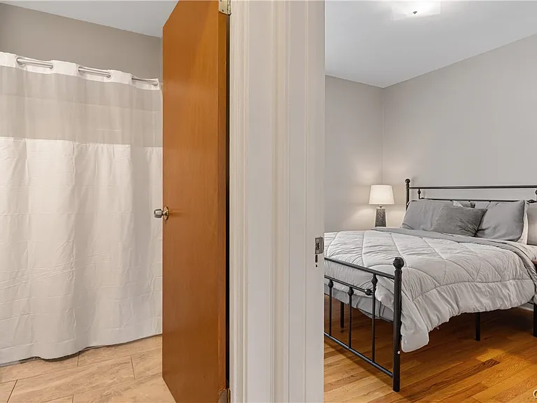 327 Grant Blvd #29 — Photo 26