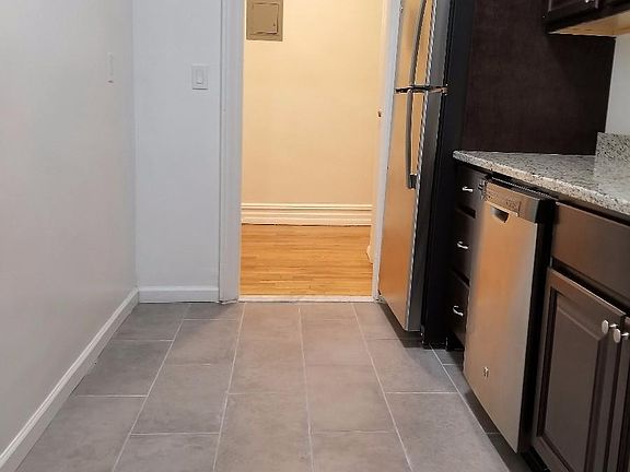 4th image of 10905 120th St APT C5