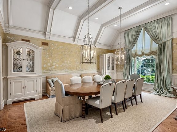 5th image of 6 Charlotte Hill Dr