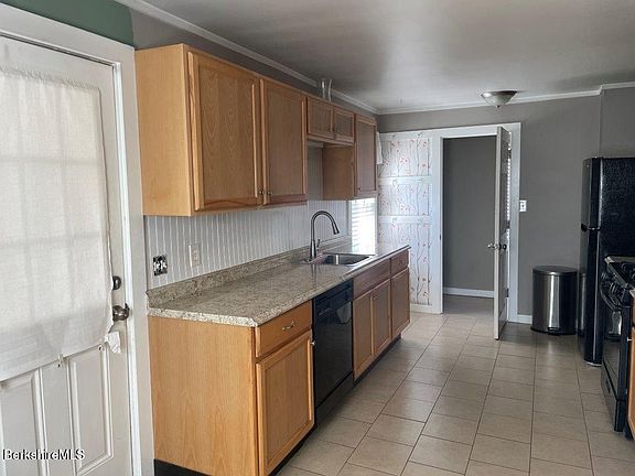 4th image of 88 Cromwell Ave