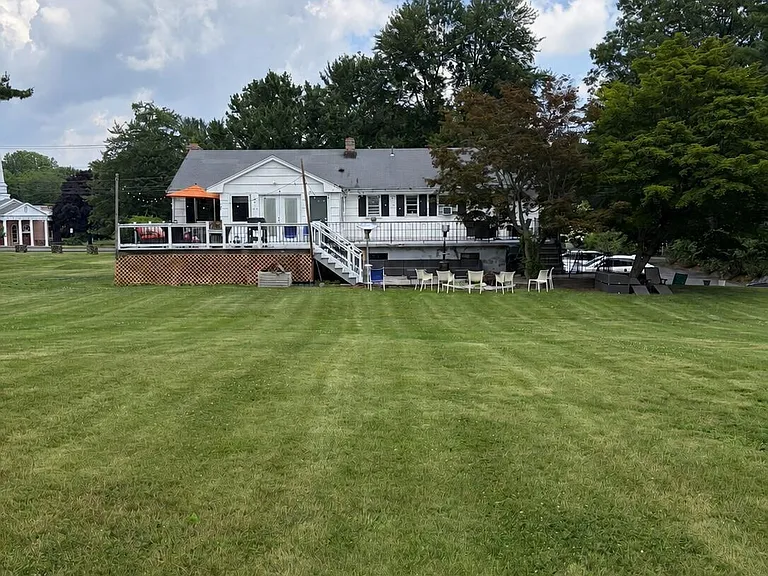4685 Madison Ave — Photo 12