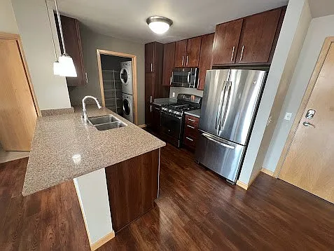 Venture Luxury High Rise — Photo 106