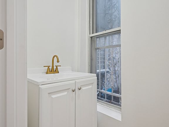 3rd image of 5427 Westminster Ave