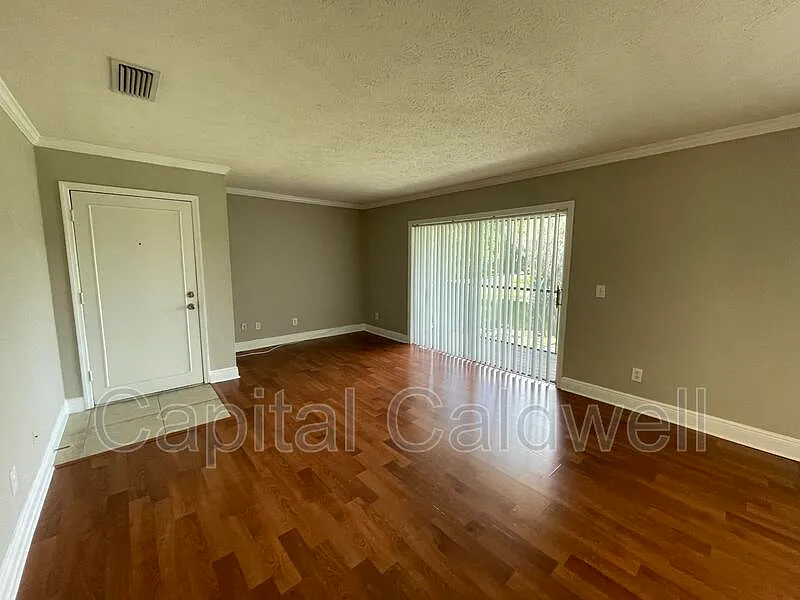 1 bed, 1.0 bath, 819 sqft, $1,200 — Photo 4