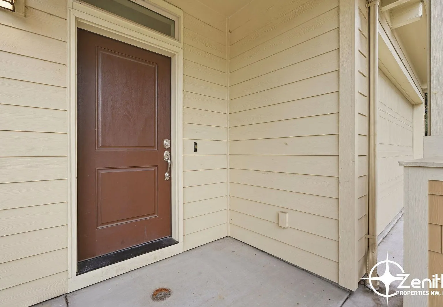 4 bed, 2.5 bath, 2068 sqft, $2,915 — Photo 2
