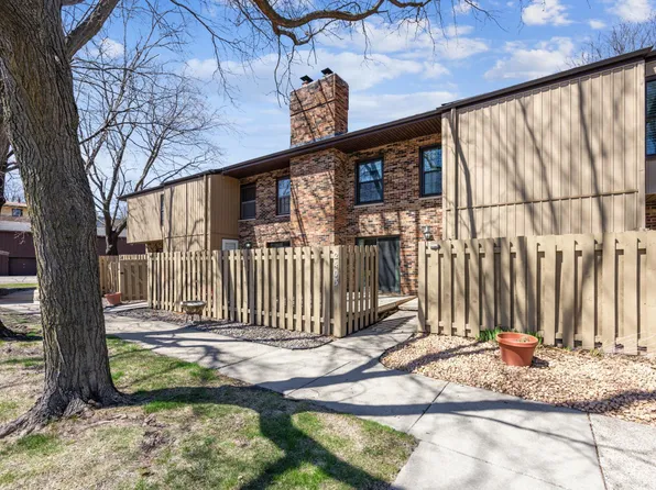 2403 Unity Ave N, Golden Valley, MN 55422