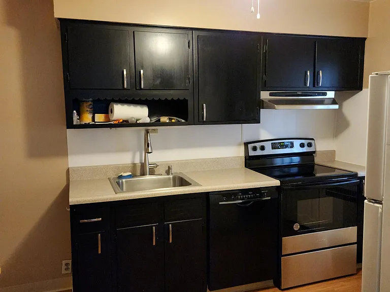 Kitchen with ceiling fan