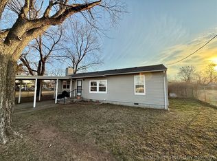 1109 S Chestnut St, Bristow, OK 74010
