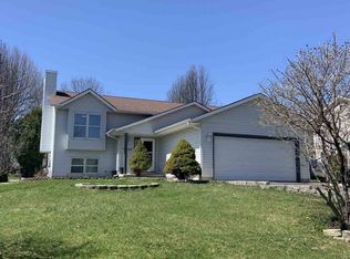 108 Lamplighter Loop SE, Poplar Grove, IL 61065