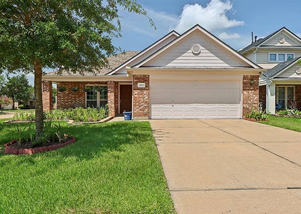 1st image of 21923 Golden Cedar Dr